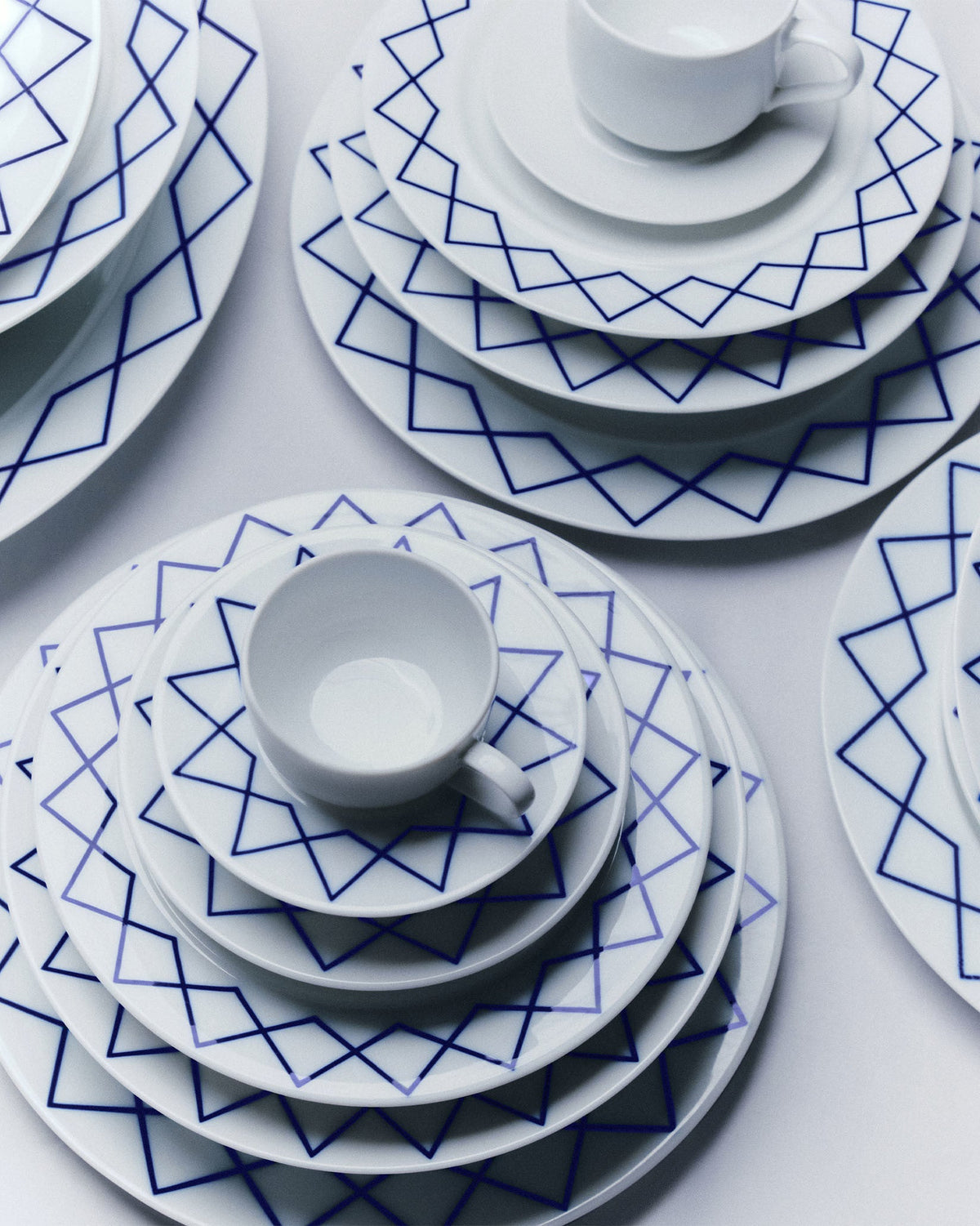 ALESSI La Bella Tavola - My Beautiful China: Dessert Plate By Sottsass