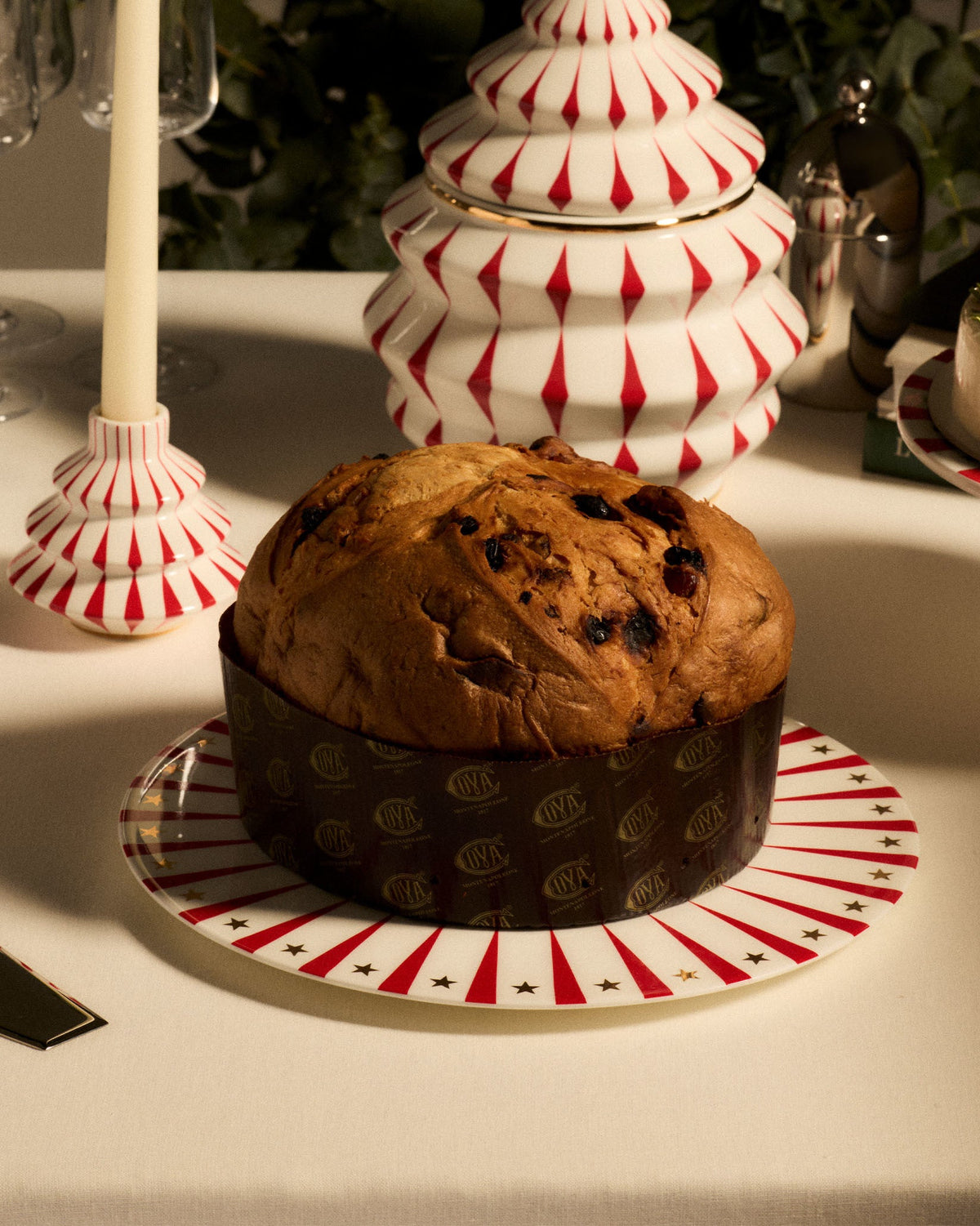ALESSI Delight: Christmas panettone porcelain plate