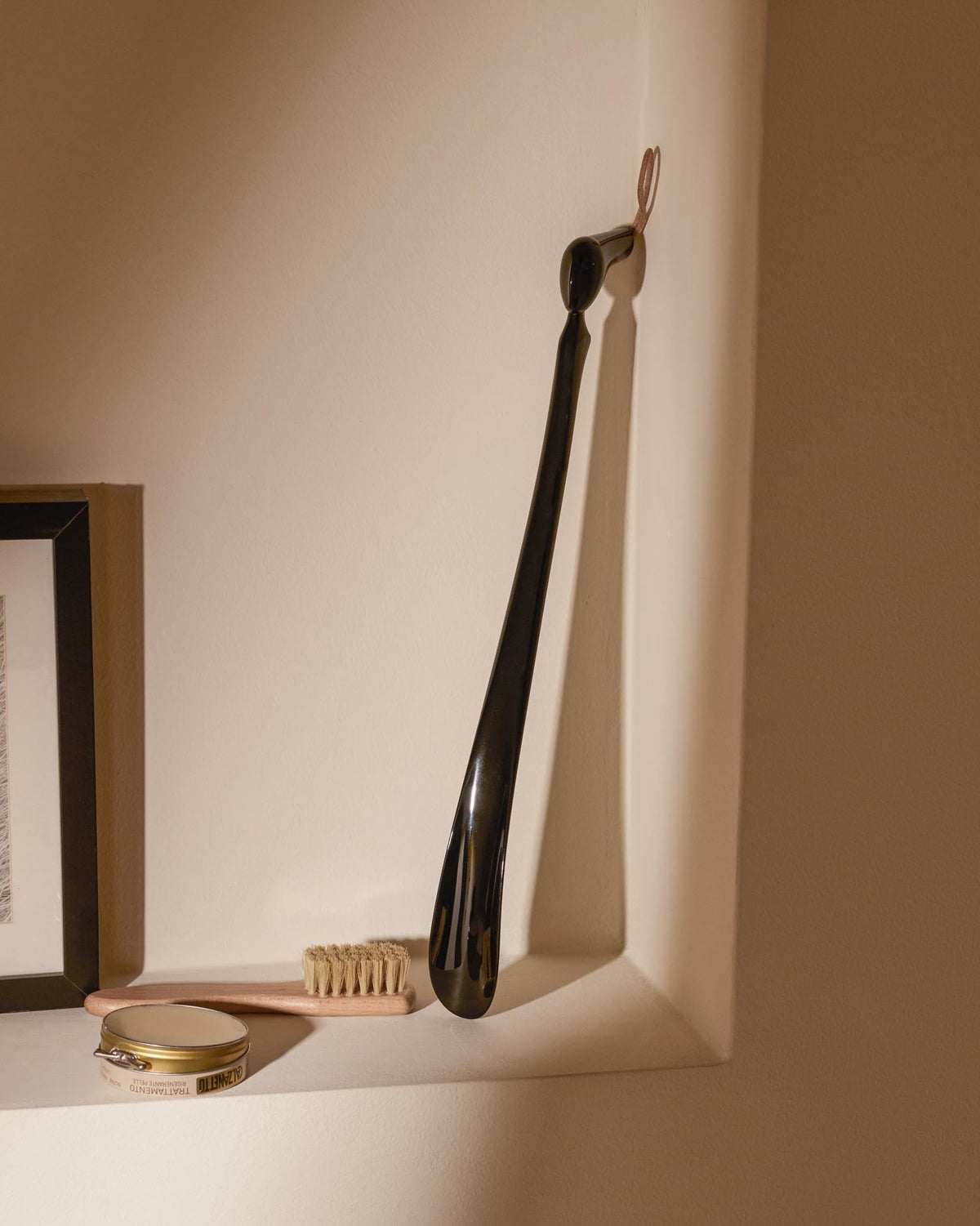 ALESSI Germano: Shoehorn by Harry & Camila