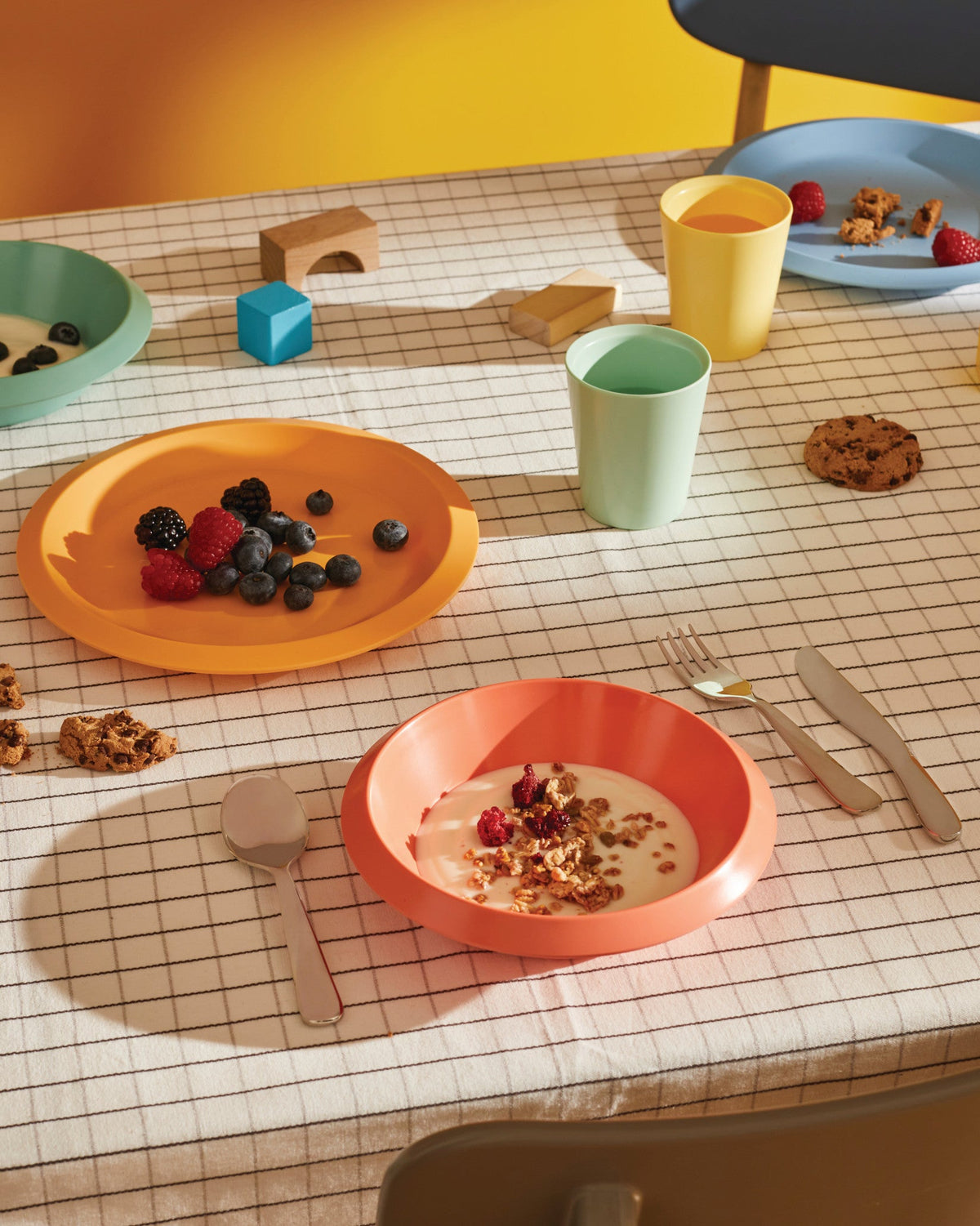 ALESSI Giro Kids: collection children tableware
